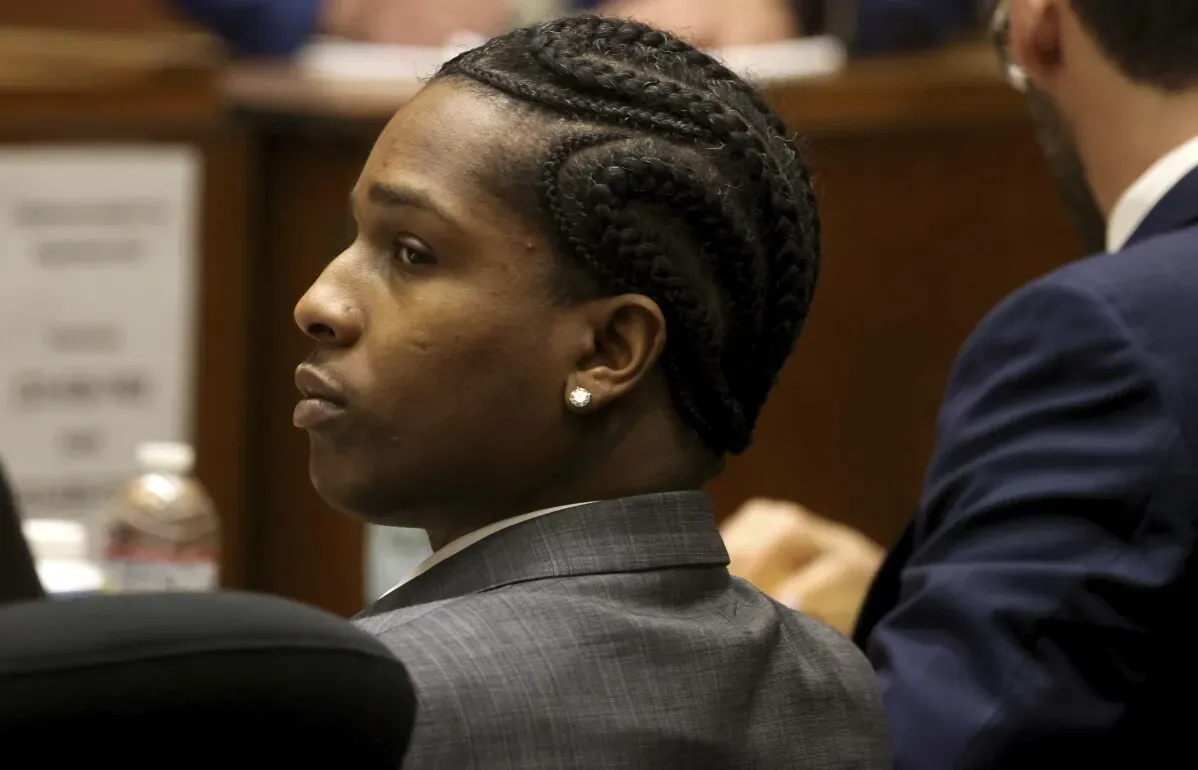 شهادة A$AP Relli حول حادث إطلاق النار المزعوم على يد A$AP Rocky خلال محاكمته في لوس أنجلوس، مع التركيز على توتر علاقتهما السابقة.