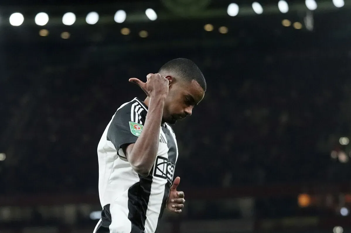 ألكسندر إيزاك مهاجم نيوكاسل يتراجع بعد مباراة، حيث انتهت سلسلة أهدافه في الدوري الممتاز بتسع مباريات متتالية.