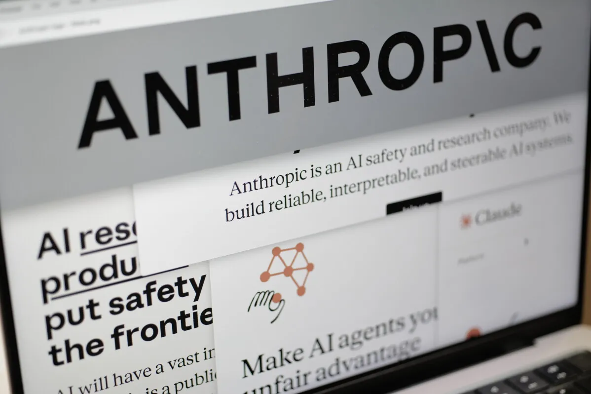 واجهة موقع شركة Anthropic تعرض معلومات حول الذكاء الاصطناعي، مع التركيز على الأمان والبحث والتكنولوجيا القابلة للتوجيه.