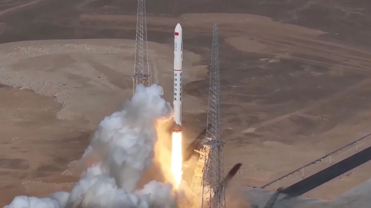 صاروخ Pallas-1 الصيني ينطلق من مركز جيوتشيوان، يمثل دخول شركة Galactic Energy الخاصة إلى سوق الصواريخ القابلة لإعادة الاستخدام.