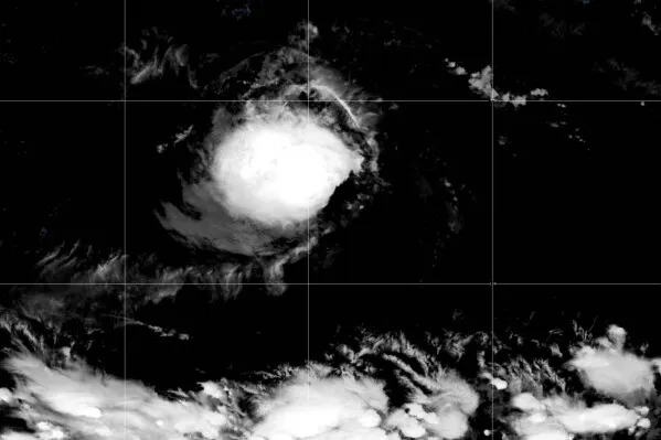 منخفض مداري يظهر في صورة الأقمار الصناعية فوق خليج المكسيك مع توقع تحوله إلى عاصفة تضرب ساحل تكساس قريباً.