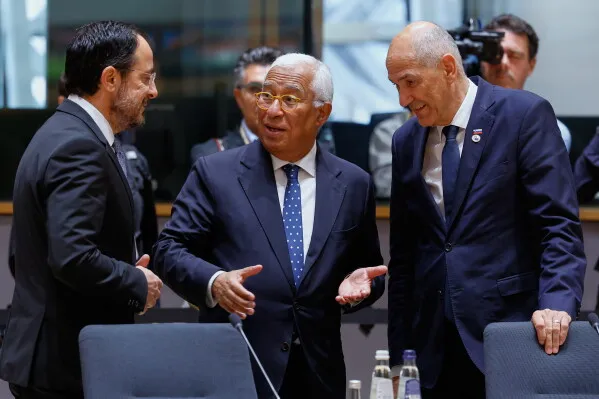 اجتماع قادة الاتحاد الأوروبي في بروكسل، حيث يتناقش António Costa مع زملائه حول فتح قناة دبلوماسية مع موسكو لحماية مصالح أوروبا.