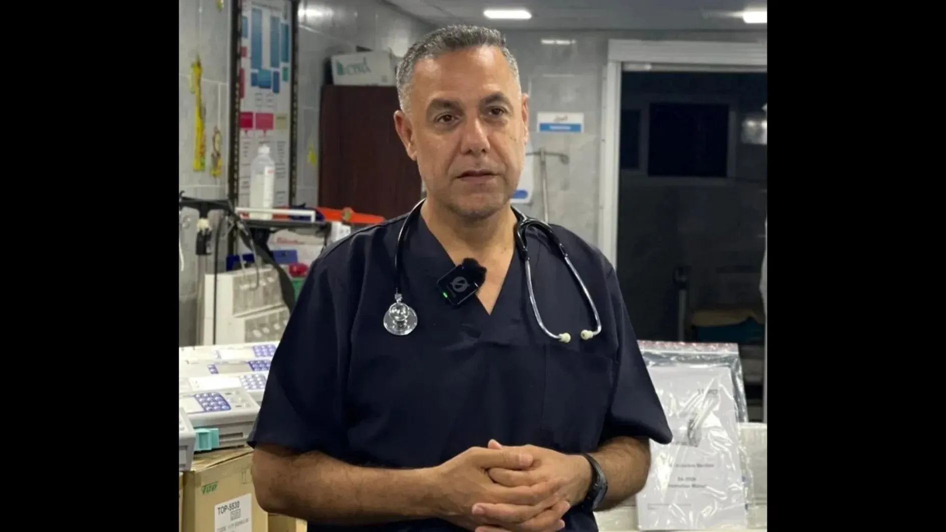 حسام أبو صفية، طبيب فلسطيني، يتحدث عن ظروف الأسرى في مراكز الاحتجاز الإسرائيلية، مع التركيز على معاناتهم والمشاكل الصحية الناتجة عن الاعتقال.