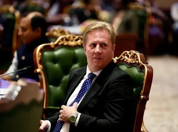 وزير التجارة النيوزيلندي Todd McClay خلال توقيع اتفاقية التجارة الحرة مع الهند، في جلسة رسمية في نيودلهي.