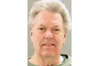 وليام ستيفنسون، 77 عامًا، متهم بقتل زوجته ليندا، ويظهر في صورة توضيحية بعد اعتقاله في ويلمنجتون، ديلاوير.