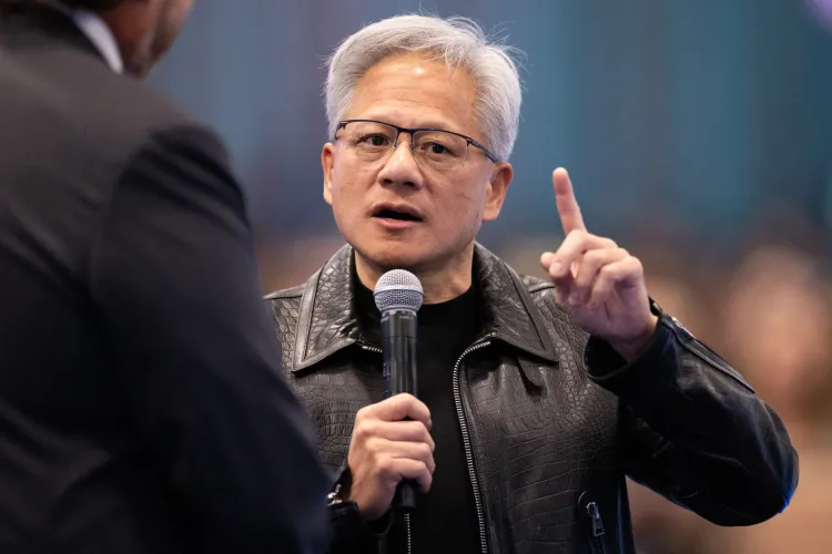 جينسن هوانغ، الرئيس التنفيذي لشركة Nvidia، يتحدث في مؤتمر مع التركيز على أهمية هندسة أمان الذكاء الاصطناعي ومنصة Open Agent Safety.