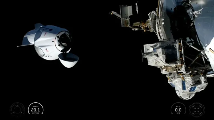 مركبة Crew-13 التابعة لـ SpaceX تقترب من محطة الفضاء الدولية في رحلة قياسية أمريكية تستغرق 7 ساعات و55 دقيقة فقط.