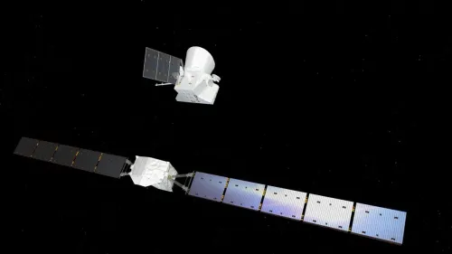 المسبار BepiColombo مع وحدتيه المداريتين المنفصلتين في الفضاء، استعداداً لدراسة كوكب عطارد بالتعاون بين ESA وJAXA.