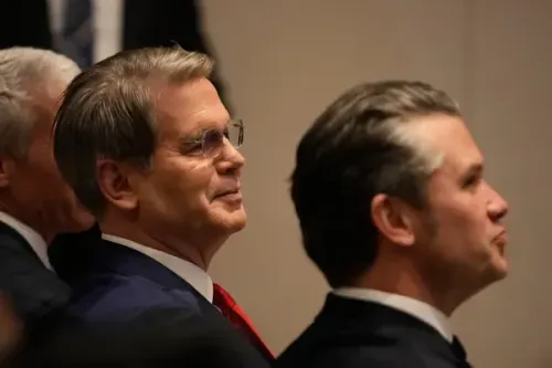 اجتماع وزير الخزانة الأمريكي سكوت بيسنت مع نائب رئيس الوزراء الصيني هي ليفنغ، في إطار المحادثات التجارية بين الولايات المتحدة والصين.