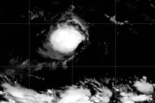 منخفض مداري يظهر في صورة الأقمار الصناعية فوق خليج المكسيك مع توقع تحوله إلى عاصفة تضرب ساحل تكساس قريباً.