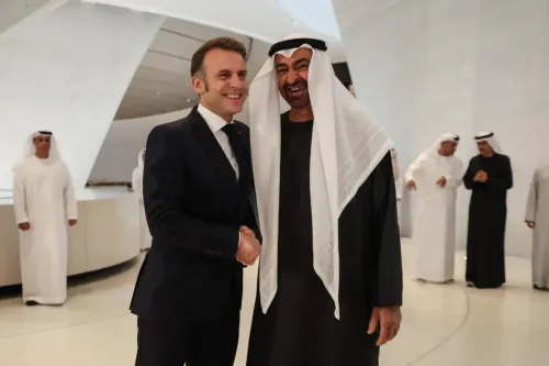 لقاء بين الرئيس الفرنسي إيمانويل ماكرون وولي عهد الإمارات محمد بن زايد، في إطار تعزيز العلاقات الثنائية.