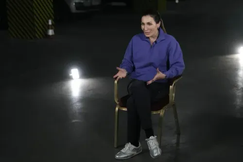 Laura Loomer تجلس في ملجأ آمن بأوكرانيا خلال مقابلة تتحدث فيها عن تحولها من ناشرة نظريات المؤامرة إلى داعمة لأوكرانيا وسط الحرب الروسية.
