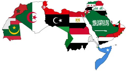 لافتة إعلانات كبيرة تعرض شخصيات سياسية بارزة، مع نص يروج لفكرة "فرصة جديدة لشرق أوسط جديد" في سياق التحالفات الإقليمية.