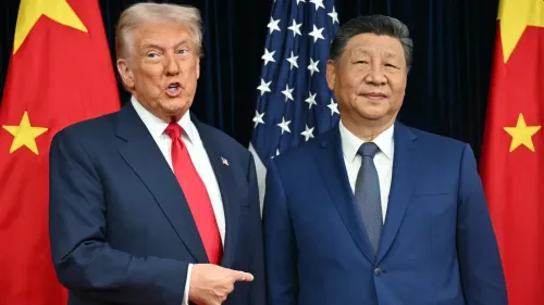 اجتمع الرئيس الأمريكي دونالد ترامب مع نظيره الصيني شي جين بينغ، حيث يتصدر جدول الأعمال قضايا التجارة والأمن، مع تأثيرات الصراع الإيراني.