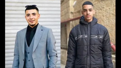 صورة لشابين فلسطينيين، عمرو خالد المربوع وسامي إبراهيم مشايخ، اللذين قُتلا برصاص القوات الإسرائيلية خلال مداهمة في كفر عقب.