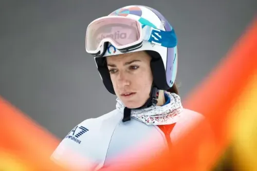 مارتا باسينو، المتزلجة الإيطالية، تبدو قلقة أثناء التدريبات، بعد تعرضها لإصابة في ساقها اليسرى قبل بداية موسم كأس العالم.