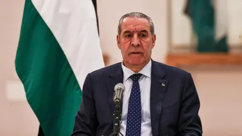 حسين الشيخ نائب رئيس السلطة الفلسطينية خلال مؤتمر صحفي، في سياق تقرير عن اعتقال ابن أخيه بتهمة تهريب بضائع محظورة إلى غزة.