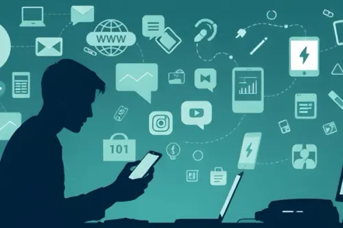 شخص يقف أمام شجرة عيد الميلاد المزينة بالأضواء الملونة، بينما يلتقط صورة بهاتفه في أجواء احتفالية.