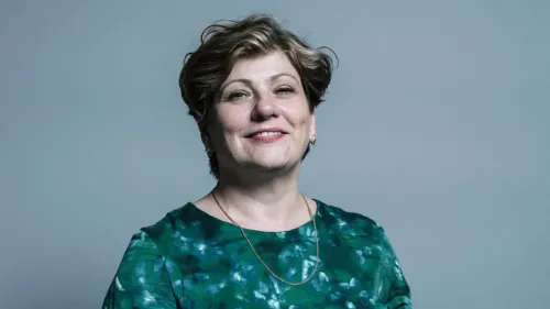 اجتمعت النائبة إيميلي ثورنبيري مع لطيفة بيغوم من المجلس الإسلامي البريطاني، لمناقشة قضايا فلسطين وحقوق الإنسان.