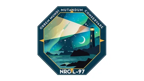 شعار مهمة NROL-97 لصاروخ Falcon Heavy يظهر منارة وشعاع ضوء مع رمزيات تذكارية لهجمات 11 سبتمبر وأقمار صناعية سرية.
