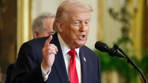 تصريح ترامب حول قبول زعيم ديني آخر في إيران، مع التركيز على أهمية المعاملة العادلة للدول الأخرى.