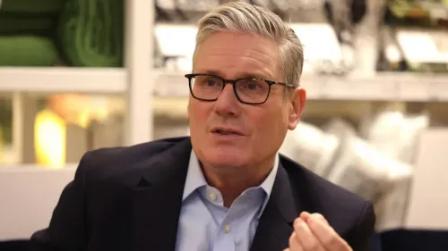 كير ستارمر، رئيس وزراء المملكة المتحدة، يتحدث حول دعوة إدارة ترامب له للانضمام إلى "مجلس السلام" الخاص بغزة.