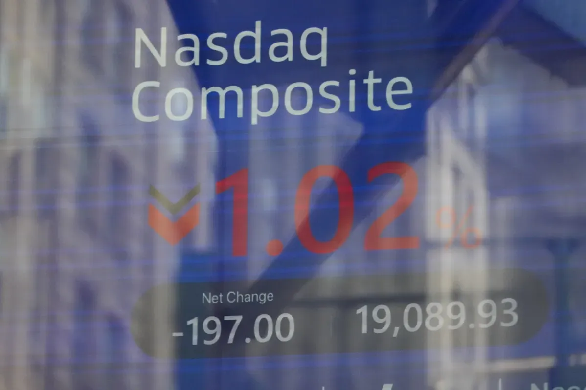 مؤشر ناسداك المركب يظهر انخفاضًا بنسبة 1.02%، مع تغيير صافي قدره -197.00، ليصل إلى 19,089.93 نقطة.