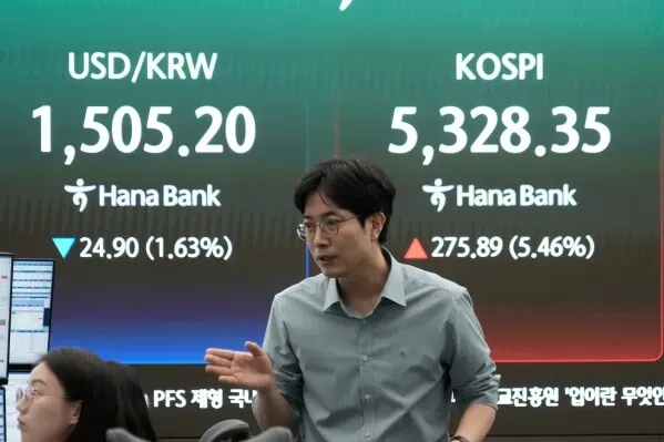 ارتفاع مؤشرات الأسهم العالمية، مع تداولات في بورصة كورية جنوبية، وأسعار النفط تتراجع وسط آمال في إنهاء الحرب الإيرانية.