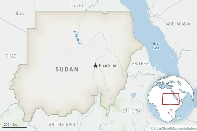خريطة توضح موقع السودان، مع تمييز العاصمة الخرطوم، في سياق الصراع المستمر في دارفور وأثره على المدنيين.