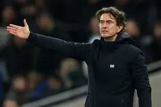 تم إقالة توماس فرانك من تدريب توتنهام بعد أداء ضعيف في الدوري الإنجليزي، حيث لم يحقق الفريق أي انتصار في 2026.