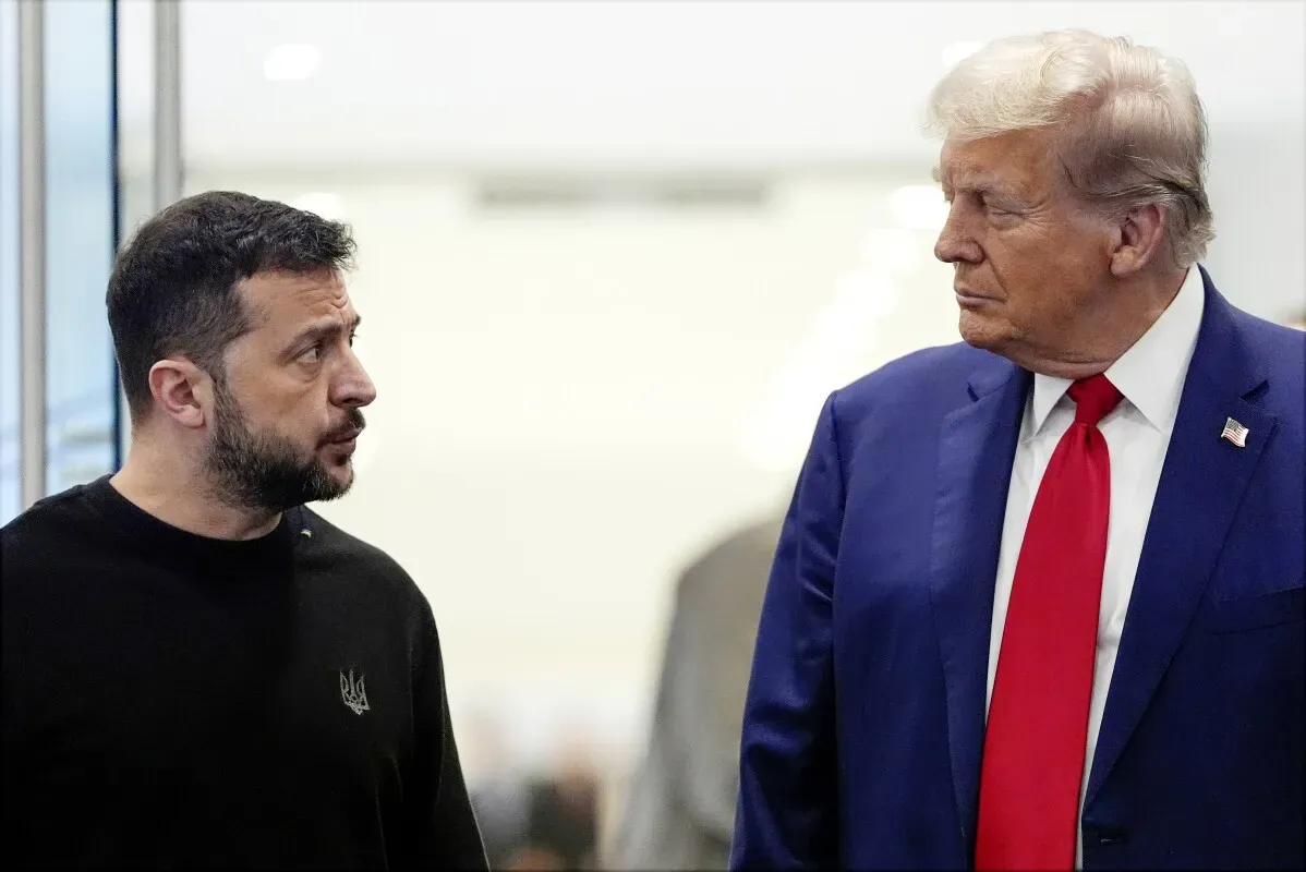 اجتماع بين الرئيس الأوكراني فولوديمير زيلينسكي والرئيس الأمريكي السابق دونالد ترامب، حيث يسعى زيلينسكي لتأمين دعم للسلام في أوكرانيا.