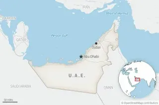 انسحاب الإمارات من أوبك يظهر على خريطة توضح موقع الدولة في الخليج العربي، مع التركيز على أبوظبي ودبي.