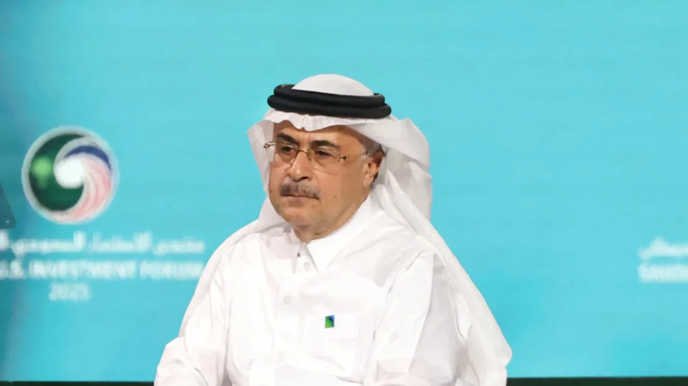 الرئيس التنفيذي لشركة أرامكو، أمين الناصر، يتحدث في مؤتمر حول تأثير إغلاق مضيق هرمز على أسواق النفط العالمية.